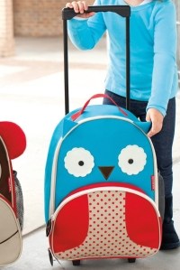 чемодан детский skip hop на колесах с выдвижной ручкой совенок skip hop фото 9